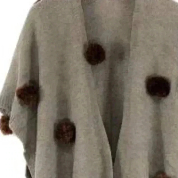 WRAP WITH POMS POMS - Picture 3 of 3